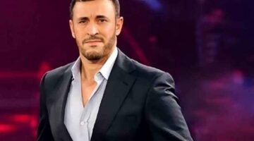اختار من الشباب للعمل معهم