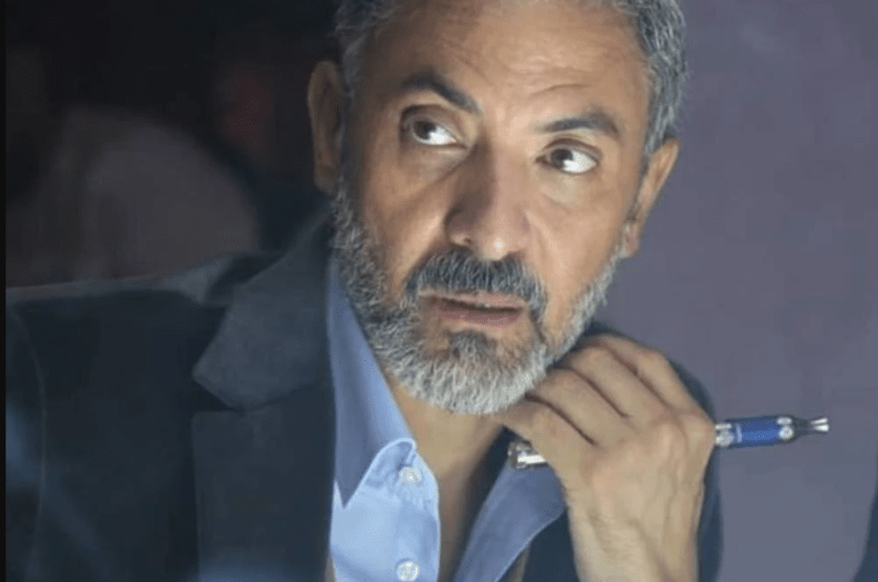 فتحي عبد الوهاب يبدأ تصوير فيلم “ثلاثة في واحد”