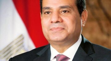 الرئيس السيسي يتبادل التهاني مع الحضور بصلاة عيد الأضحى