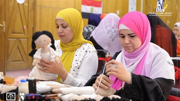 المجلس القومي للمرأة ينظم ورشين تدريبيتين لفن العرائس والديكوباج