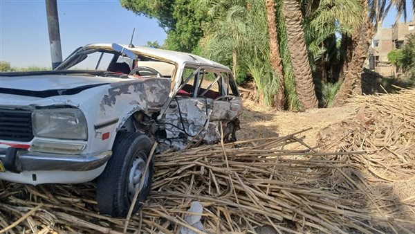 إصابة 10 ملاحظين للثانوية العامة في حادث مروع أثناء توجههم للجان بقنا|(صور)