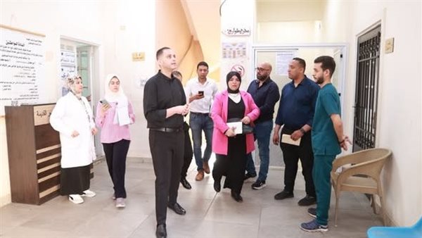 نائب وزير الصحة يراجع منظومة التسجيل الإلكتروني للحالات وعيادة الصحة الإنجابية