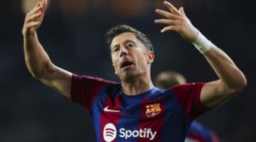 ليفاندوفسكي يحسم الجدل حول مصيره في برشلونة