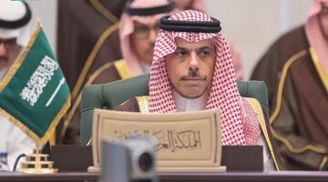 الوزاري الخليجي يدعو لإنهاء حرب غزة وانسحاب إسرائيل ويدعم سوريا ويدين الاعتداءات الاسرائيلية عليها ويشيد بـ”الجهود المكثّفة” لقطر ومصر والولايات المتحدة للوصول إلى اتفاق شامل لوقف إطلاق النار
