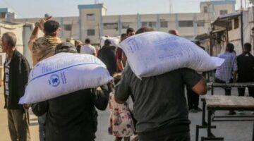 مجزرة جديدة بحق الجوعى.. استشهاد 24 فلسطينيًا أثناء محاولتهم الحصول على غذاء من أحد مراكز توزيع “المساعدات” جنوبي غزة