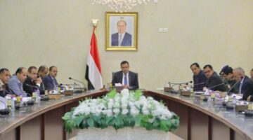 الحكومة اليمنية تطالب الإدارة الأميركية “بإعادة النظر” في قيود السفر