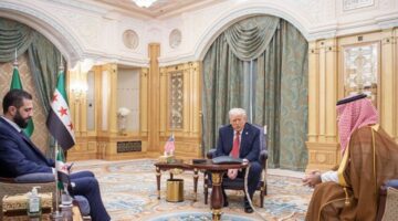 في خطوة لم تحدث على الإطلاق في تاريخ البلد.. تقرير عبري يكشف عن اقامة قاعدة عسكرية أمريكية في سوريا في منطقة التنف بموافقة الشرع