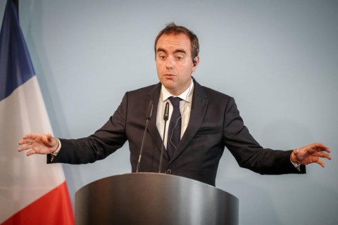 بعد رفض عمال في ميناء مرسيليا تحميل مكونات عسكرية لميناء حيفا.. وزير الجيوش الفرنسي يؤكد مجددا أن فرنسا لا تبيع أسلحة لإسرائيل