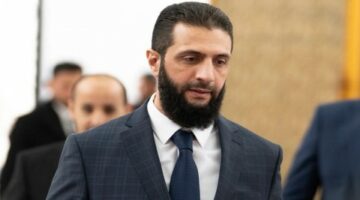 السلطات السورية الجديدة تطلب فصائل المقاومة الفلسطينية بتسليم سلاحها وتطرح عليهم أدوار “اجتماعية” فقط.. قادة الفصائل يغادرون دمشق بعد حملات تضييق وملاحقات.. ماذا يجري في سوريا؟