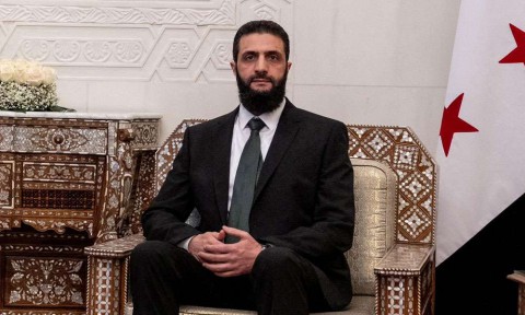 عواصم المنطقة تسأل: من يخلف “الجيش الأمريكي” في مثلث”التنف”ألخطير؟ :”البنتاغون” يفرض “وصايته الإستشارية” على “جيش أحمد ألشرع” وآخر “صرعات واشنطن” ..”جيش خليط عرقيا يمثل سورية الجديدة”..على ماذا يعترض الأردن؟