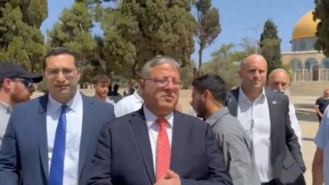صمتٌ عربيٌّ وإسلاميٌّ.. بن غفير يستفّز لإشعال الحرب الدينيّة ونتنياهو يقود تغييراتٍ تاريخيّةٍ بالقدس والضفّة ستؤدّي لأكتوبر الجديد.. الاحتلال: نستطيع القضاء على السلطة الفلسطينيّة خلال 48 ساعة ولكنّها تخدمنا وتعمل بإملاءات مُنسّق الحكومة