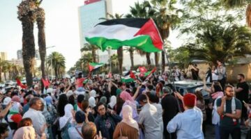 قافلة المساعدات المغاربية على مشارف مدينة مصراتة وتناشد مصر تسهيل مرورها إلى مدينة رفح المتاخمة لحدود غزة.. وتوقيف أكثر من 200 ناشط أجنبي في القاهرة قبيل انطلاق المسيرة