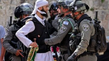 بعد الهجوم على إيران.. إسرائيل تُخلي الأقصى وتغلق الضفة الغربية واستنفار غير مسبوق لقواتها وترفع التأهب في المستوطنات