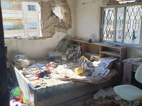 إصابة 3 أشخاص إثر سقوط “جسم” على منزل في إربد شمالي الأردن