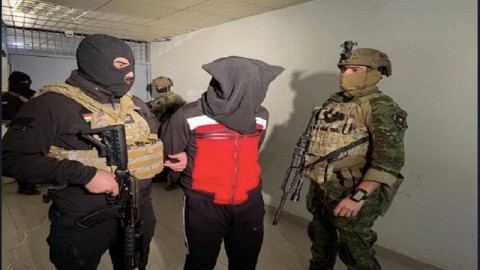 الشرطة الإيرانية تعتقل خلية تابعة لـ”الموساد” الإسرائيلي وتعلن العثور على مواد متفجرة ومعدات لتصنيع مُسيرات.. (صور)