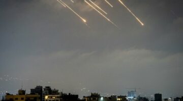 مسؤولان أمريكيان يؤكدان تدخل سفن أمريكية لصد صواريخ إيران ويقولان أن التدخل الأمريكي الإجمالي كان منخفضا نسبيا