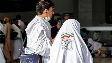 حجاج إيرانيون في العراق يتوقون للعودة الى بلادهم رغم الضربات الإسرائيلية