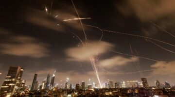بريطانيا تجلي أسر دبلوماسييها من تل أبيب والقدس عقب التصعيد مع إيران 