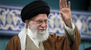 روسيا تُحذر إسرائيل من تنفيذ مُخطط اغتيال خامنئي.. وطهران تنفي فتح باب التفاوض مع واشنطن حول النووي في ظل الحرب