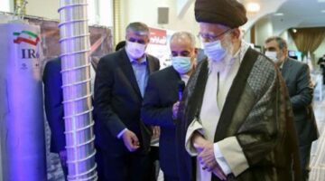 “نيويورك تايمز”: المرشد الإيراني يتحسّب من اغتياله ويسمّي خلفاءه