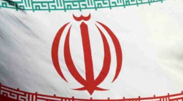 إيران تهدد بضرب شحنات المساعدة العسكرية لإسرائيل في سفن أو طائرات تتوعّد برد “أكثر تدميرا” وترفض وقف برنامجها النووي