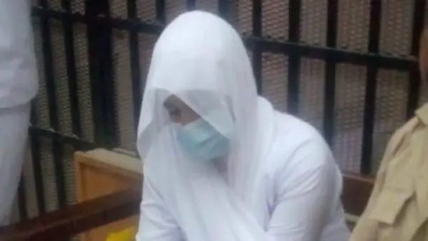 جريمة تهز مصر.. أم تقتل أطفالها الثلاثة خنقًا وتسلم نفسها للشرطة