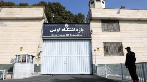 إيران “نقلت” معتقلين من سجن إوين في طهران بعد الضربة الإسرائيلية عليه