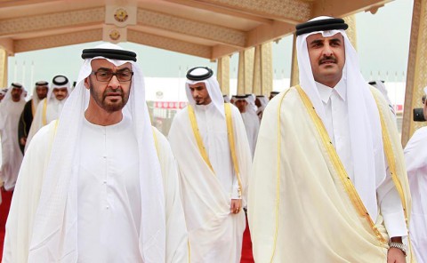 رئيس الإمارات يبدأ زيارة لقطر