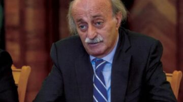 جنبلاط يدعو لحصر السلاح بيد الدولة وتوريث الأجيال “ذاكرة البطولات في مواجهة إسرائيل وعملائها” ويدعو الأحزاب الى تسليمه بالطريقة المناسبة
