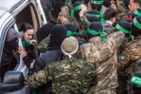 “50 رهينة وتوسيع نطاق اتفاقيات إبراهيم”.. صفقة على أعلى المستويات دون وفد إسرائيلي في مصر أو قطر ونتنياهو يسعى لحسمها على أعلى المستويات