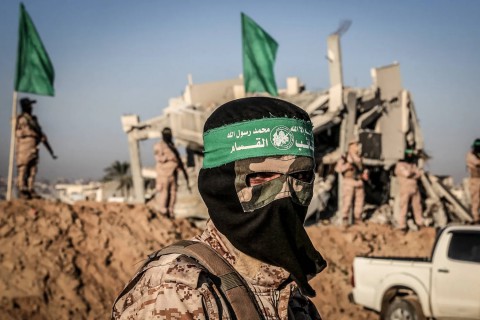 كتائب “القسام” تعلن استهداف جنود وآليات إسرائيلية في خان يونس وجيش الاحتلال يتحدث عن اعتراض صاروخ أطلق من غزة