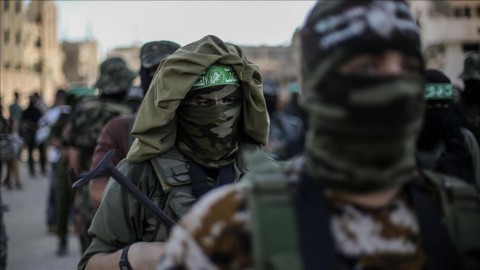 الجيش الإسرائيلي يزعم اغتيال ” حكم العيسى” أحد أبرز قادة كتائب “القسام” بغارة جوية استهدفته شرق مدينة غزة.. (صورة)