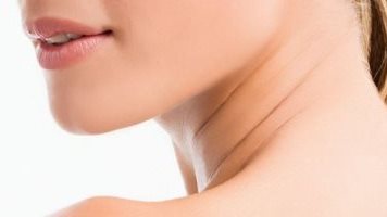 طرق سهلة للتخلص من ترهل الوجه