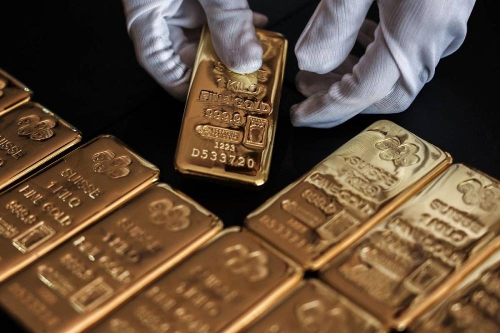 الذهب يقفز مع تراجع الدولار وتوقعات خفض الفائدة الأمريكية – أخبار السعودية