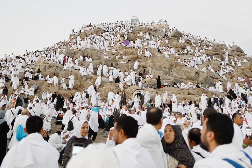 وزير الحج يشدّد على ضيوف الرحمن عدم الخروج من عرفات إلى مزدلفة مشياً – أخبار السعودية