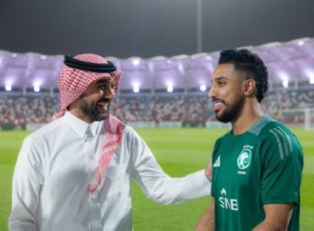 نظرة ثقة.. وابتسامة وعد.. وزير الرياضة يحفّز «الدوسري» قبل المواجهة – أخبار السعودية
