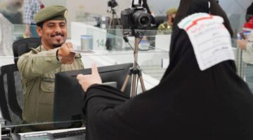 «الجوازات» تسخِّر إمكاناتها لعودة الحجاج الإيرانيين.. و«حرس الحدود» يواصل تقديم خدماته لهم – أخبار السعودية