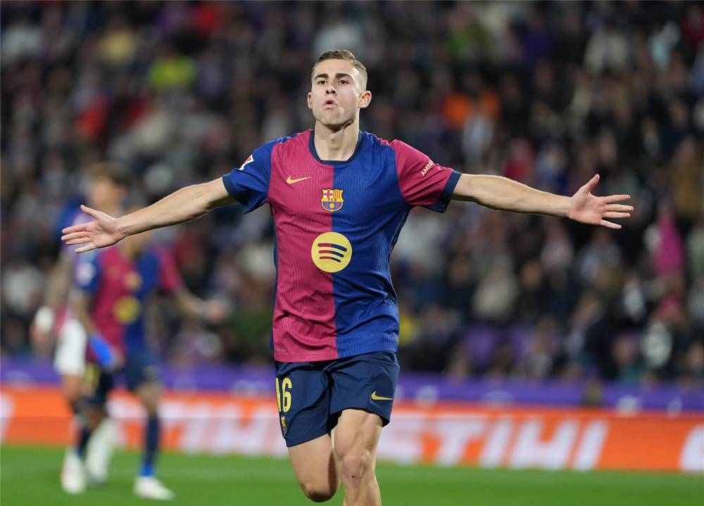 بـ 60 مليون يورو.. الأهلي يغري نجم برشلونة – أخبار السعودية