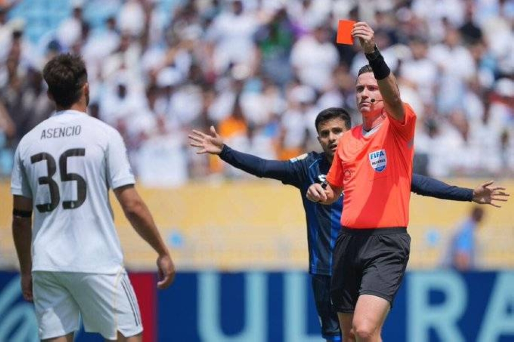مفاجأة غير معتادة.. طرد مدافع ريال مدريد بعد 7 دقائق فقط من بداية اللقاء – أخبار السعودية