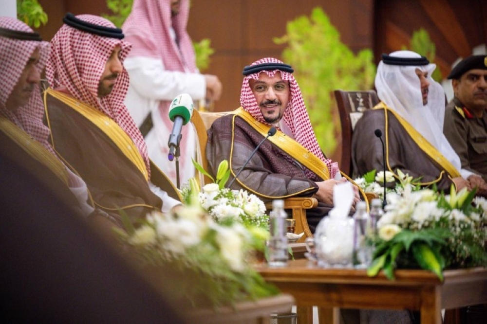 أمير القصيم خلال زيارته لمحافظة عنيزة: خدمة المواطن أولًا.. والتوازن التنموي مستمر – أخبار السعودية