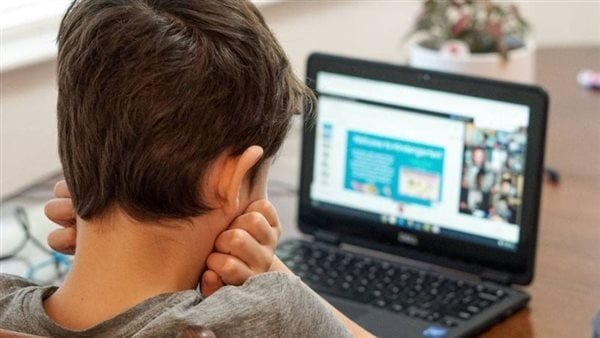 لحماية الأطفال من التنمر الإلكترونى.. أوروبا تتجه لتحديد سن الرشد الرقمى