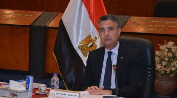 عاجل.. قبل عيد الأضحي.. وزير التموين يتفقد شركات الجملة ومكاتب خدمة المواطنين بالدقهلية