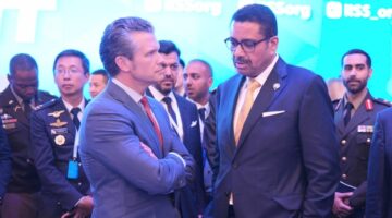 العلي: تعزيز العلاقات الدفاعية مع سنغافورة
