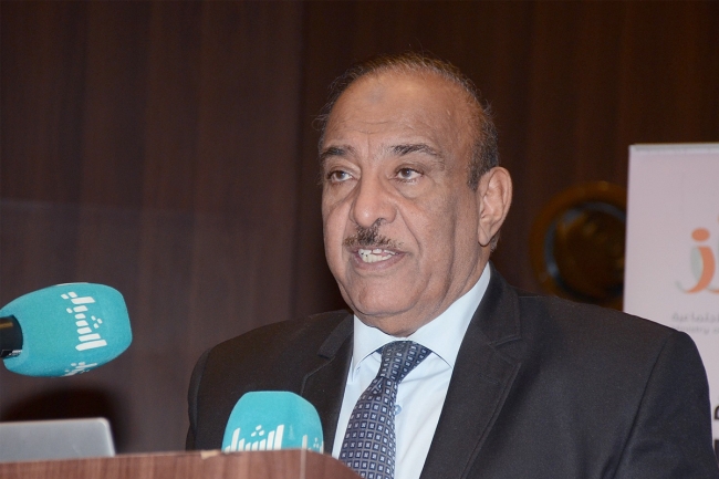 ندوة «الترويج للتدخين» تحذر من استهداف الشباب