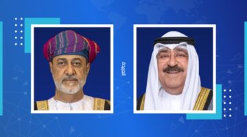 سمو أمير البلاد يتلقى اتصالاً هاتفياً من سلطان عمان للتهنئة بعيد الأضحى المبارك