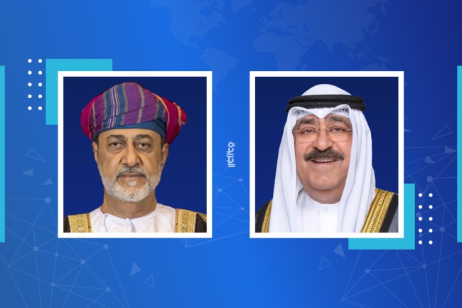 سمو أمير البلاد يتلقى اتصالاً هاتفياً من سلطان عمان للتهنئة بعيد الأضحى المبارك