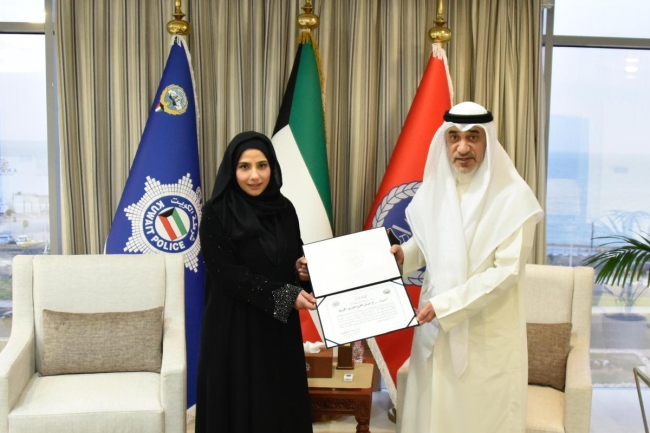 اليوسف كرم موظفة في «المعلومات المدنية» لتفانيها في العمل