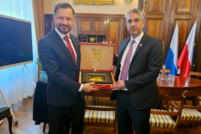 المهيني: فرص واعدة لتعزيز التعاون السياحي والاستثماري مع بولندا