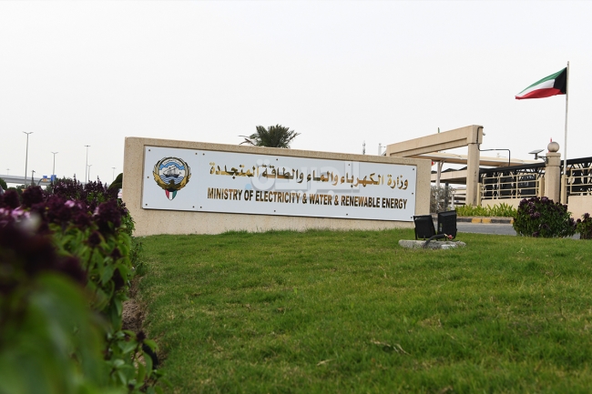 «الكهرباء»: إنتاج الطاقة في الكويت يسير وفق المعتاد.. ومخزون المياه «مطمئن»
