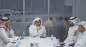 وزير الإعلام يقف على خطة التغطية الإعلامية للأحداث الجارية في المنطقة